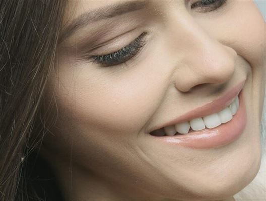 Smil med selvtillid en dybdegaænde guide til tandblegning